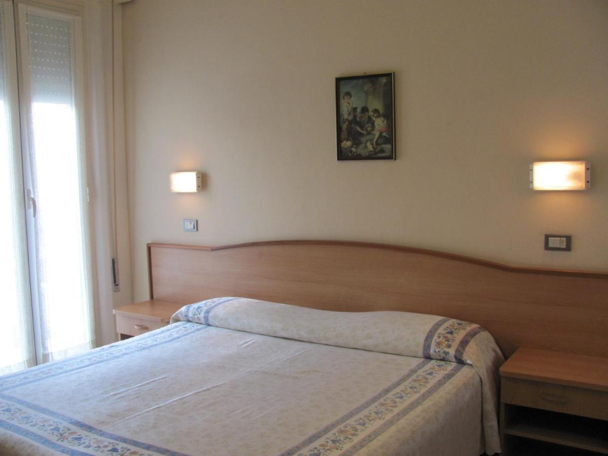 Albergo Moretti セニガッリア 部屋 写真